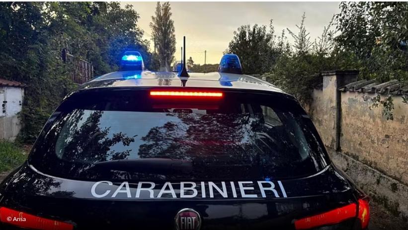 Violenta una donna di 80 anni per rubarle 500 euro: arrestato un 26enne