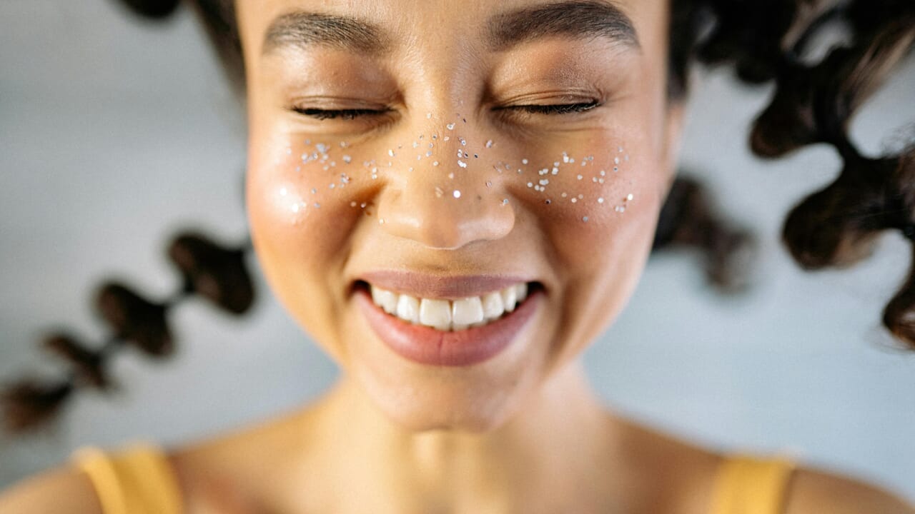 Non siamo soli: i Demodex, i piccoli coinquilini che vivono sul tuo viso  -- Non siamo soli: i Demodex, i piccoli coinquilini che vivono sul tuo viso https://www.baritoday.it/benessere/cura-persona/acari-del-viso-cosa-sono.html © BariToday