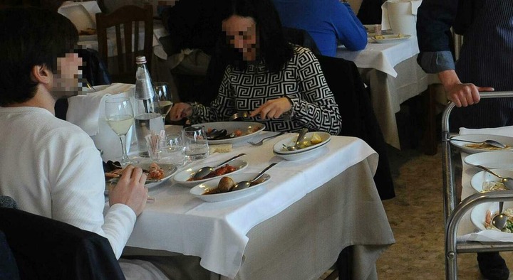 Recensioni false, i ristoratori: «Oggi i commenti contano più delle guide». In vendita anche pacchetti di giudizi positivi