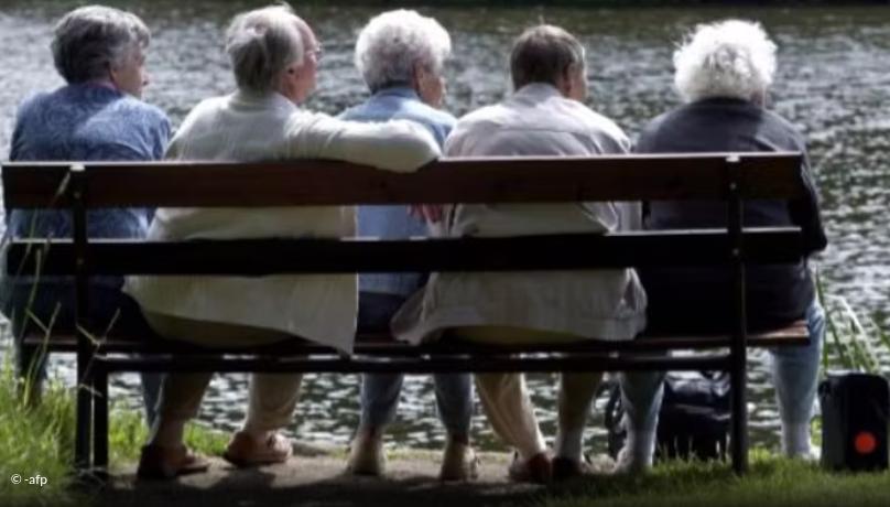 Milano, anziana sola morta in casa dopo molti anni | Trovato in casa lo scheletro completamente vestito