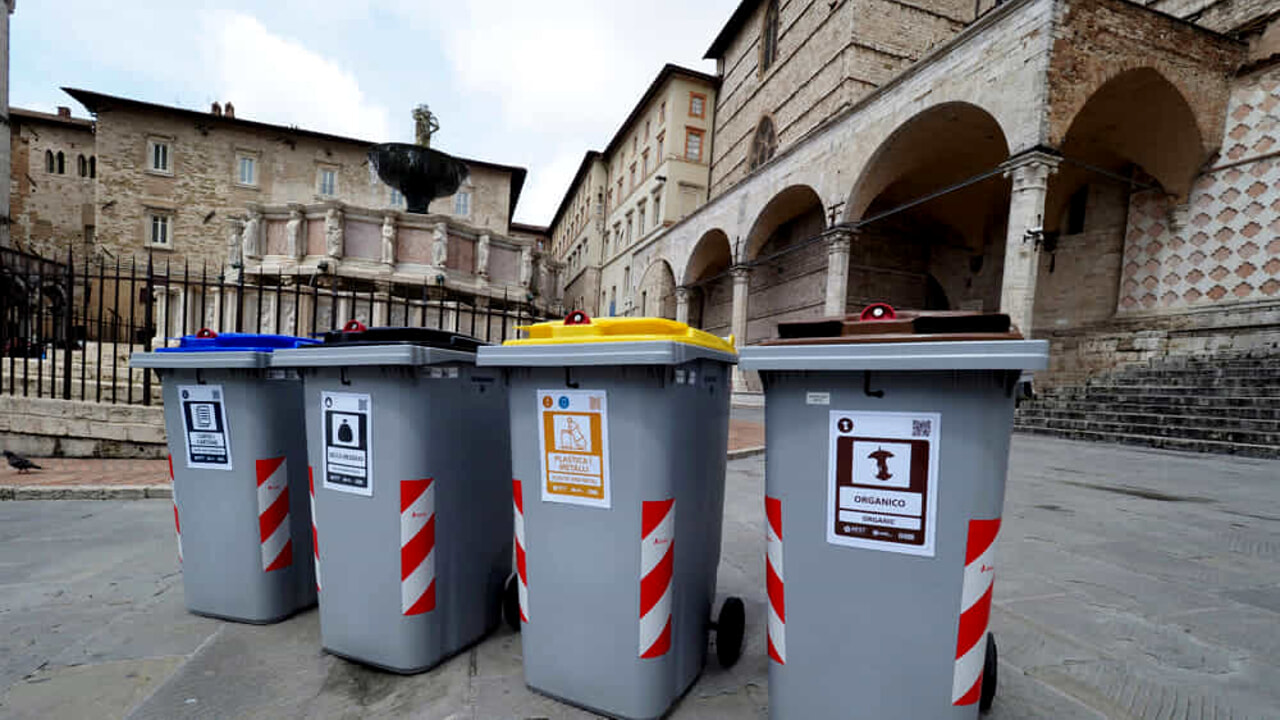 Rifiuti, raccolta a rischio: nuovo sciopero generale nazionale y