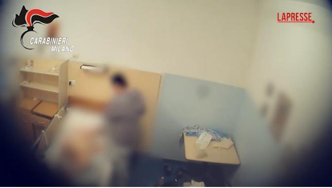 Maltrattamenti e violenza sessuale in Rsa: arrestato infermiere peruviano 46enne VIDEO