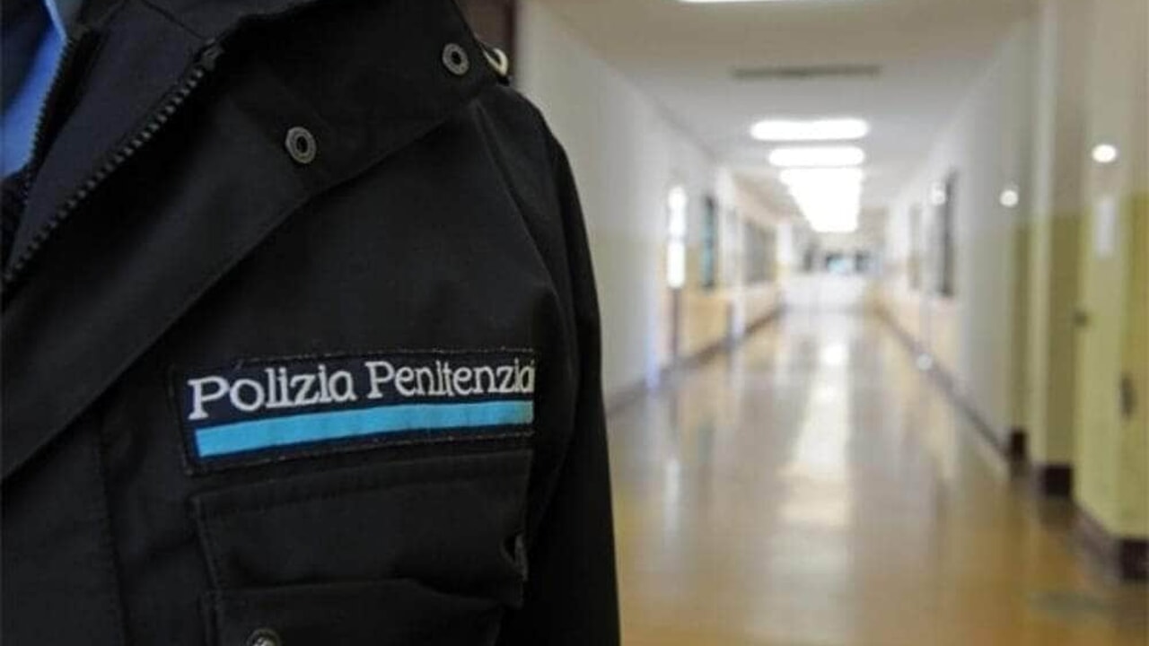 Droni, pacchi anonimi, parenti: così la droga invade le carceri dell'Umbria