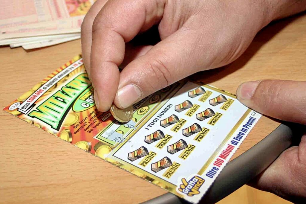 Truffa Gratta e vinci: server manipolati per individuare vincite