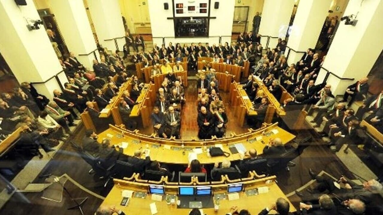 I conti in tasca a presidente, assessori e consiglieri: i compensi dei politici della Regione Umbria  -- Quanto guadagnano i politici della Regione Umbria